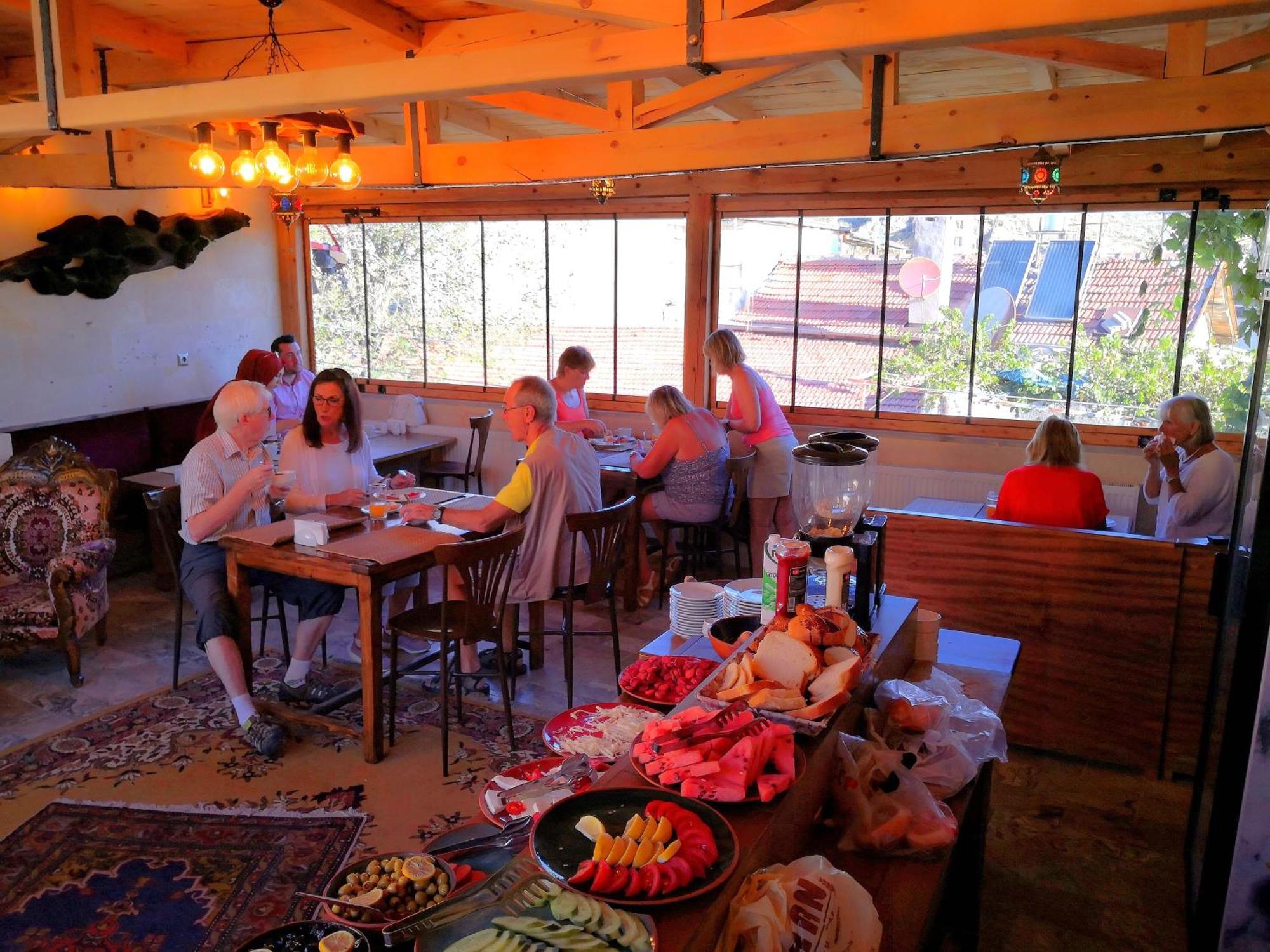 Larissa Cave Hotel เนฟซิเฮียร์ ภายนอก รูปภาพ